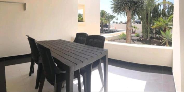 Suri Costa Teguise Apartment Luaran gambar