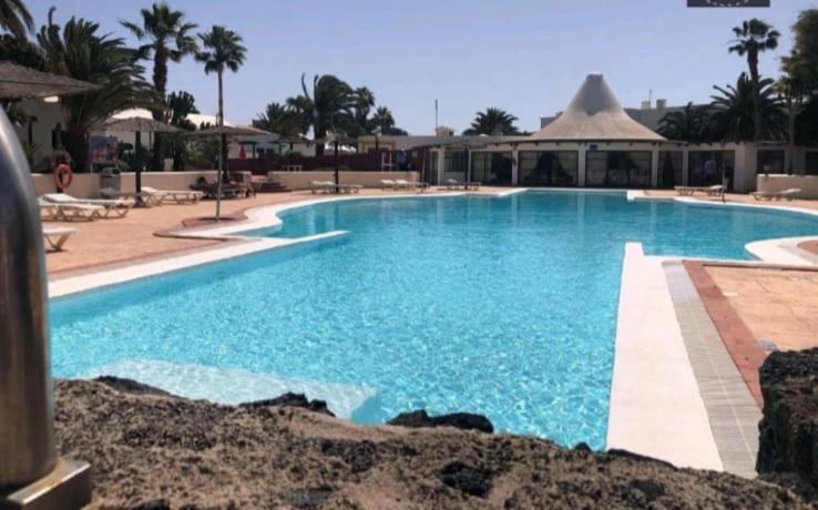 Suri Costa Teguise Apartment Luaran gambar