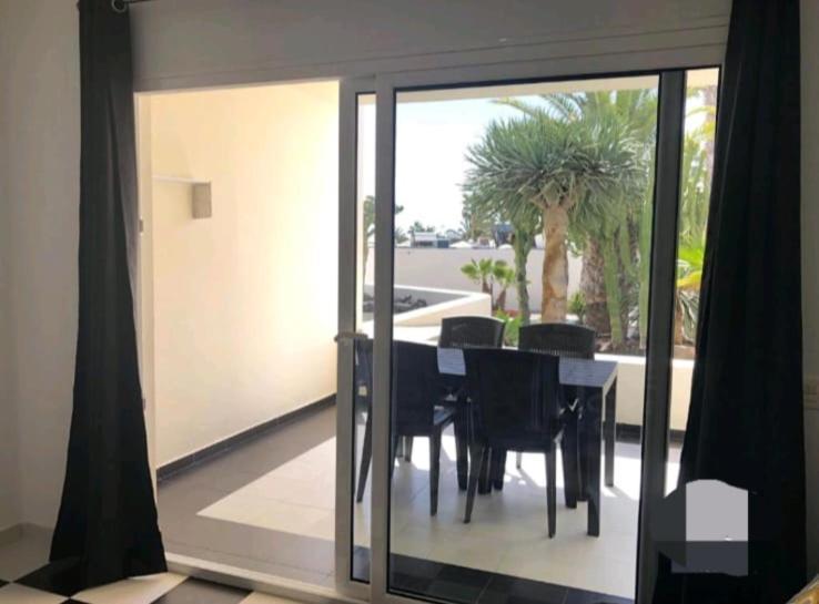 Suri Costa Teguise Apartment Luaran gambar